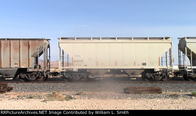 EB Unit Covered Hooper Frt at Erie NV W-Pshr -22